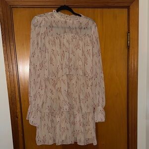 Chic Long Sleeve Floral Dress in Cream